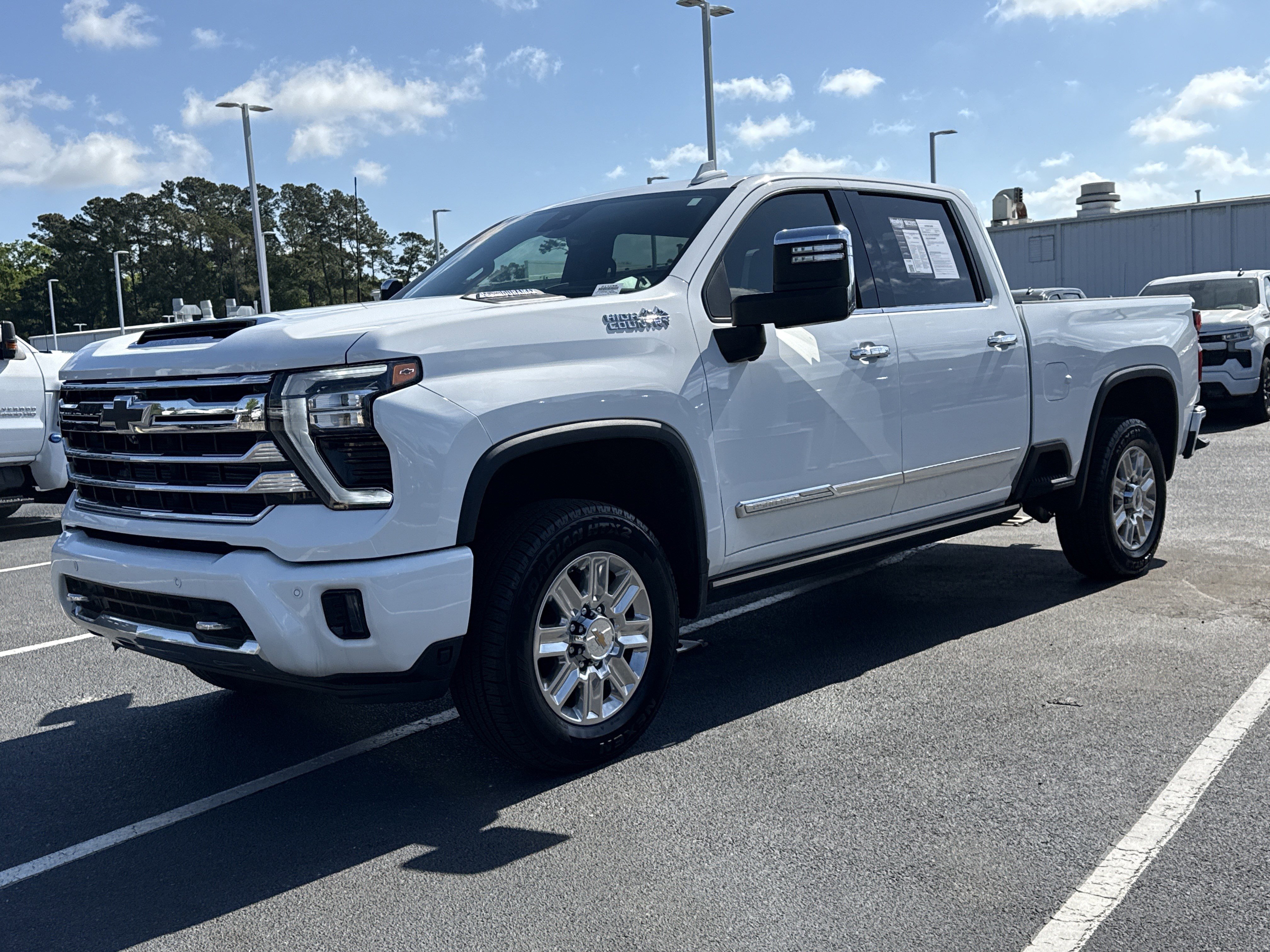 Used 2024 Chevrolet Silverado 2500 High Country w/ Technology Package AWD/4WD image 13
