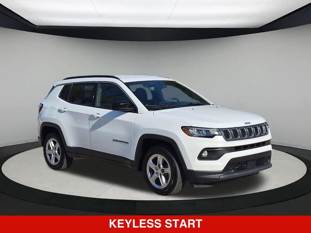 Used 2024 Jeep Compass Latitude AWD/4WD image 9