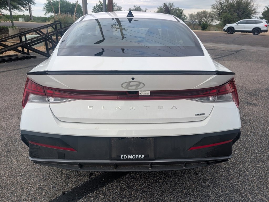 Used 2025 Hyundai Elantra SEL image 4