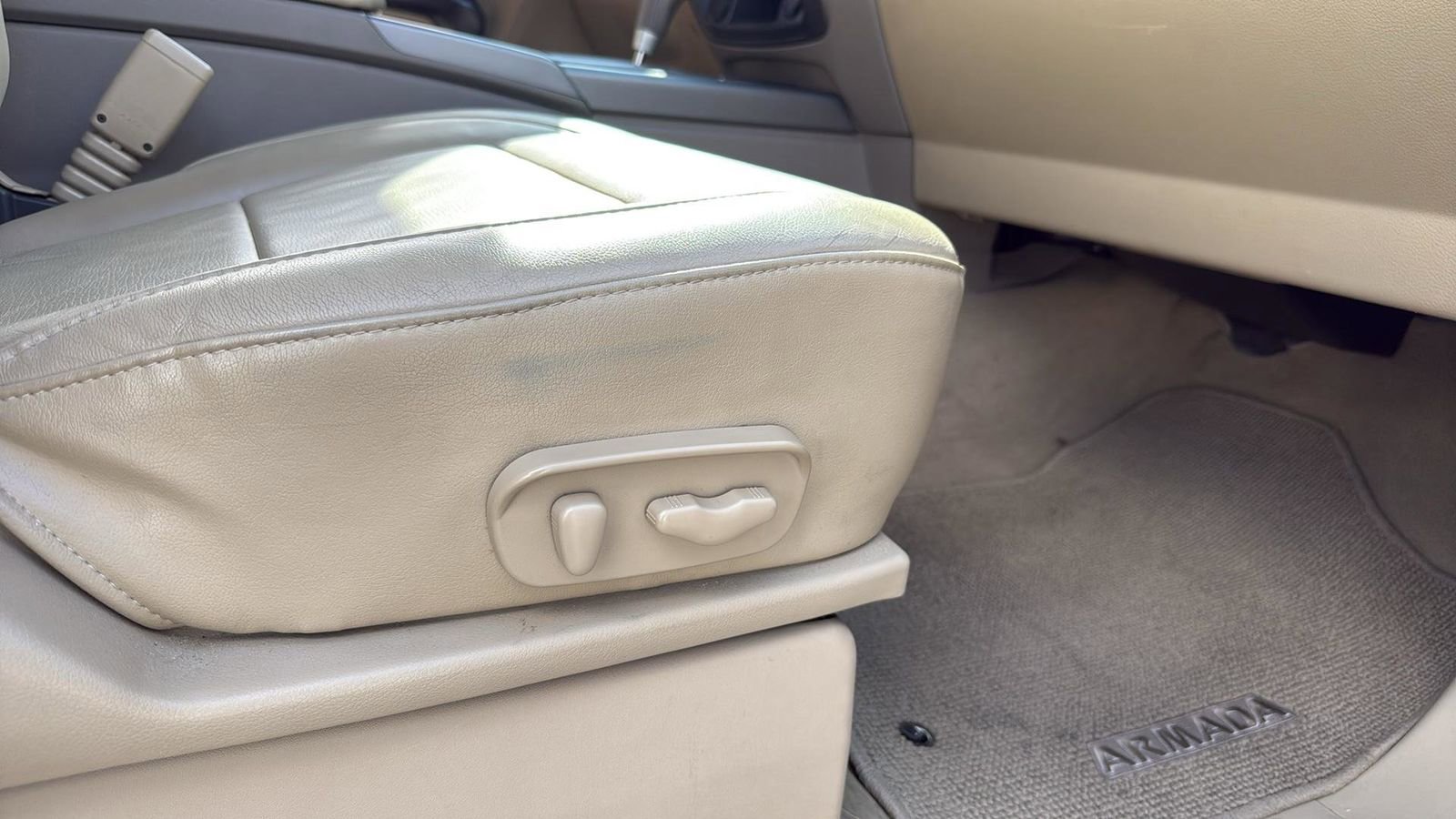 Used 2015 Nissan Armada Platinum image 24