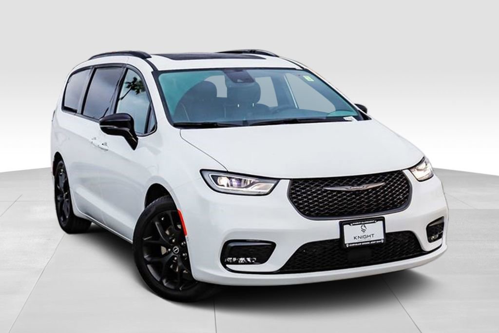 New 2026 Chrysler Pacifica Limited w/ S Appearance Package image 2