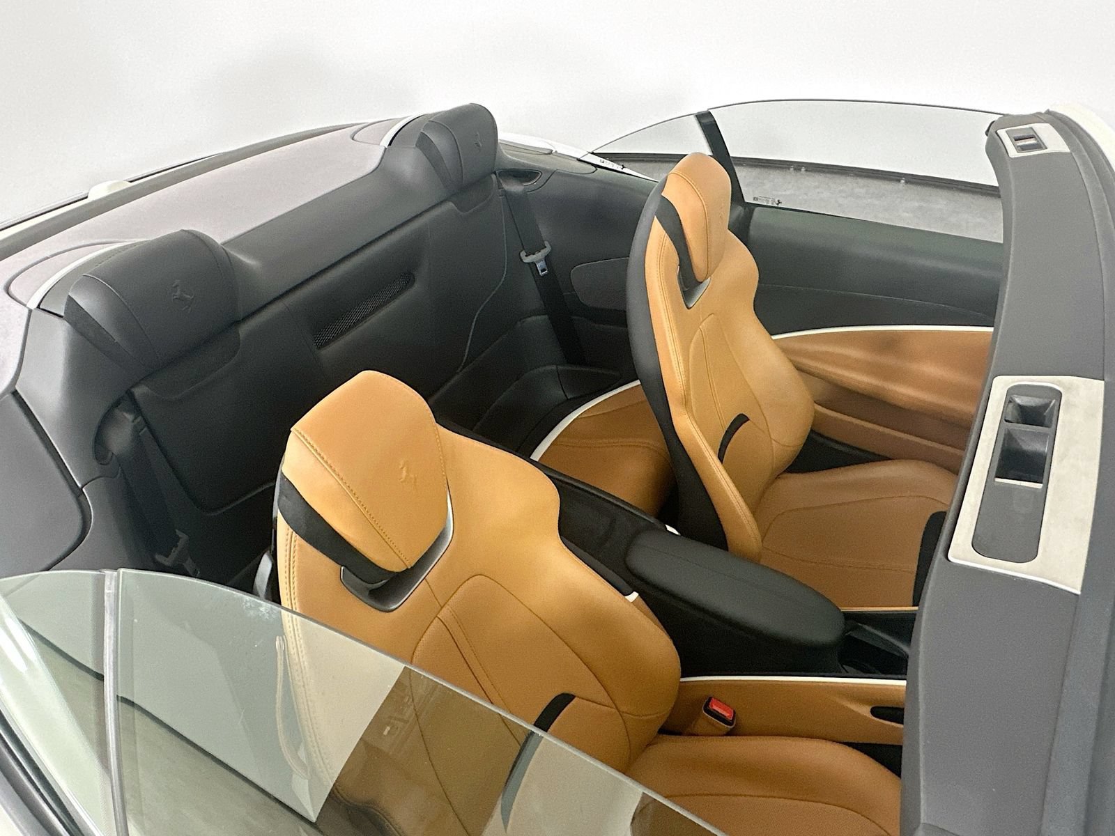 Used 2024 Ferrari Roma Spider RWD image 70