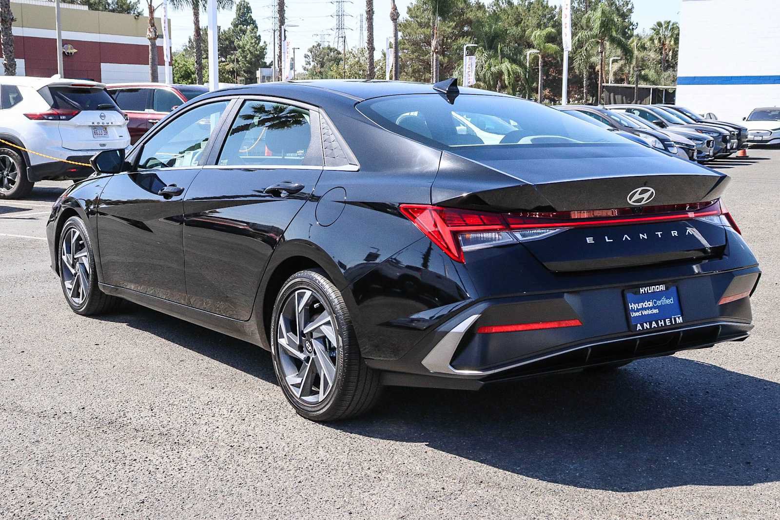 Used 2025 Hyundai Elantra SEL FWD image 9