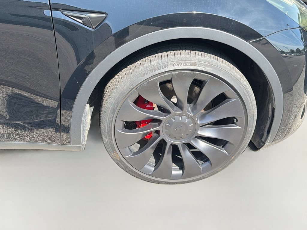 Used 2023 Tesla Model Y Performance AWD/4WD image 10