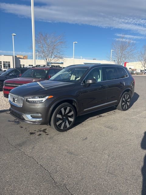 Used 2023 Volvo XC90 T8 Ultimate w/ Lounge Package image 8