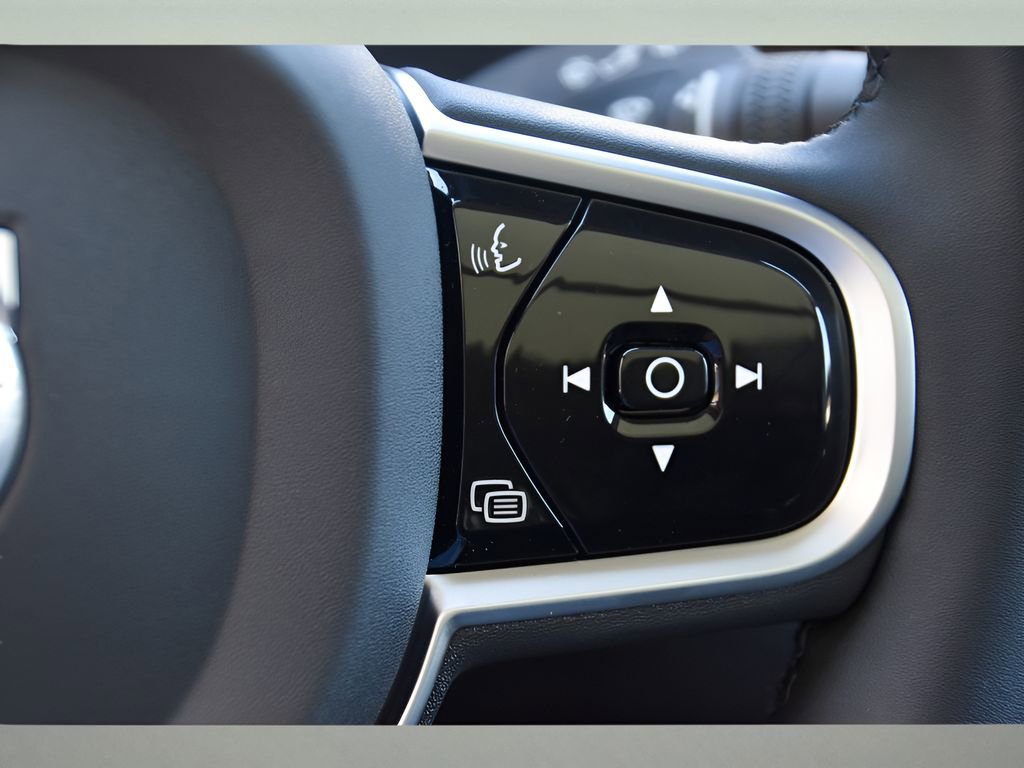 New 2026 Volvo XC90 B6 Plus w/ Protection Package Premier image 35