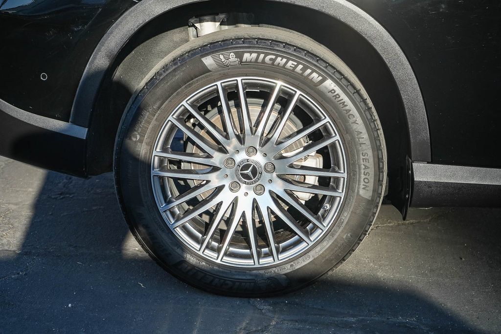 Used 2025 Mercedes-Benz GLC 300 image 11