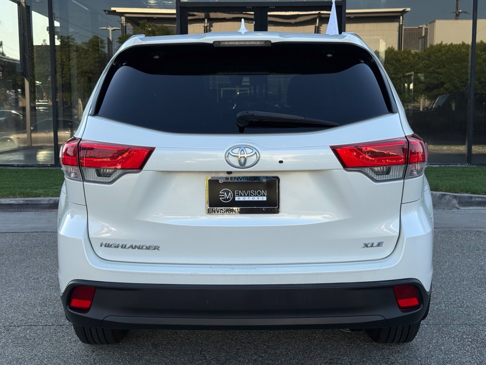 Used 2018 Toyota Highlander XLE FWD image 13