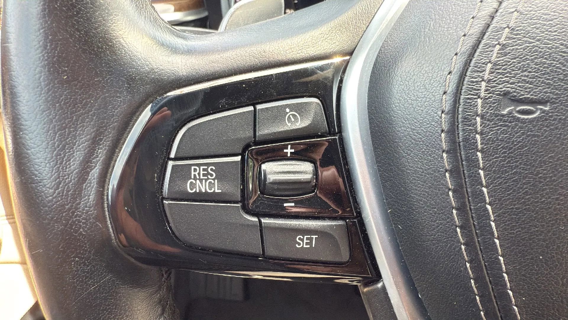 Used 2017 BMW 530i xDrive image 12