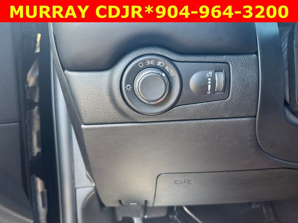 Certified 2024 Dodge Durango SXT w/ 3rd Row Seating Group image 17