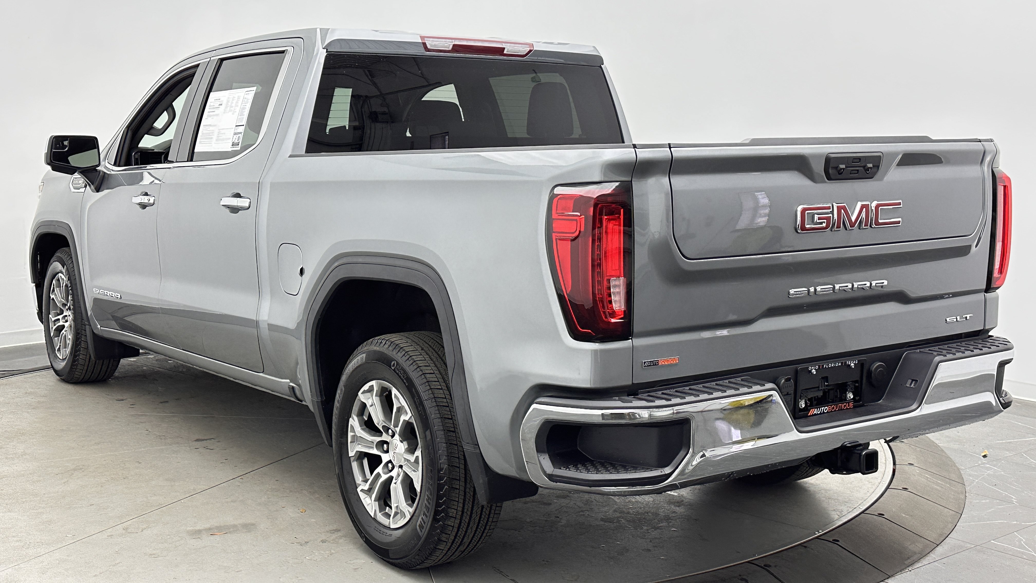 Used 2026 GMC Sierra 1500 SLT RWD image 5