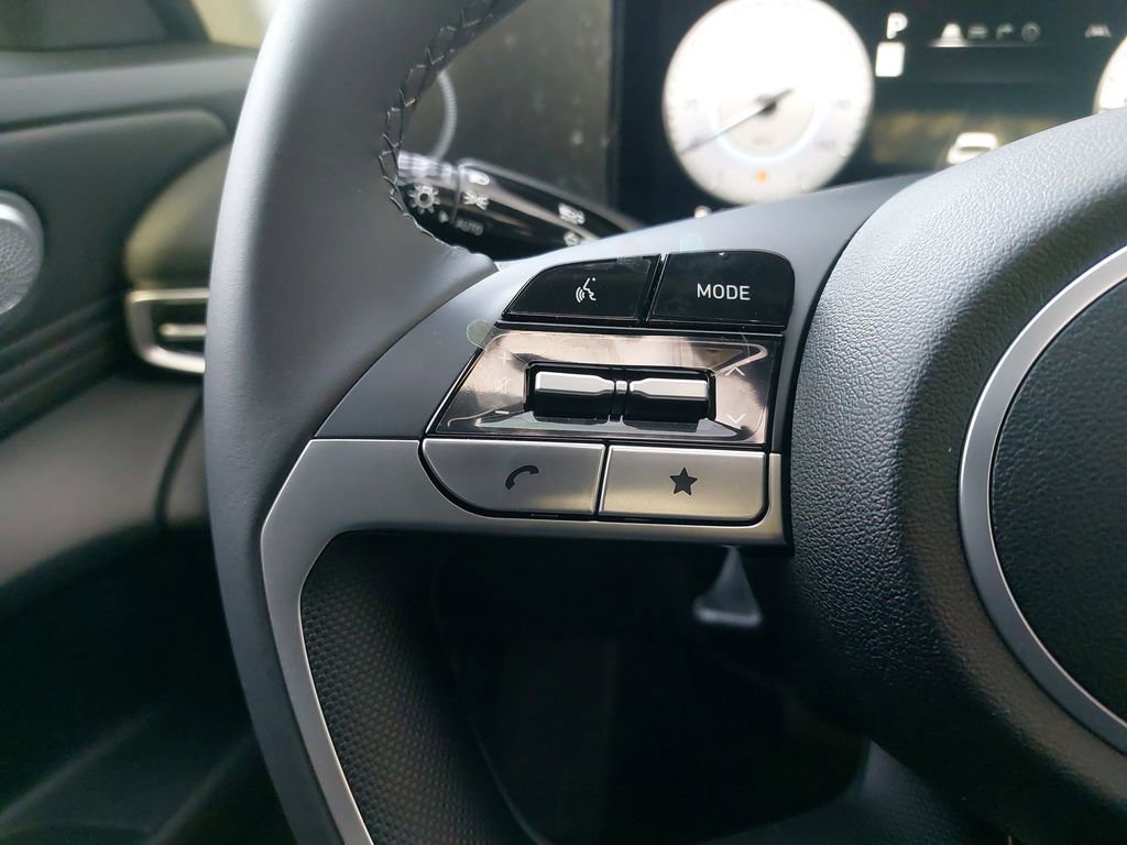 Certified 2025 Hyundai Elantra SEL w/ Cargo Package image 17