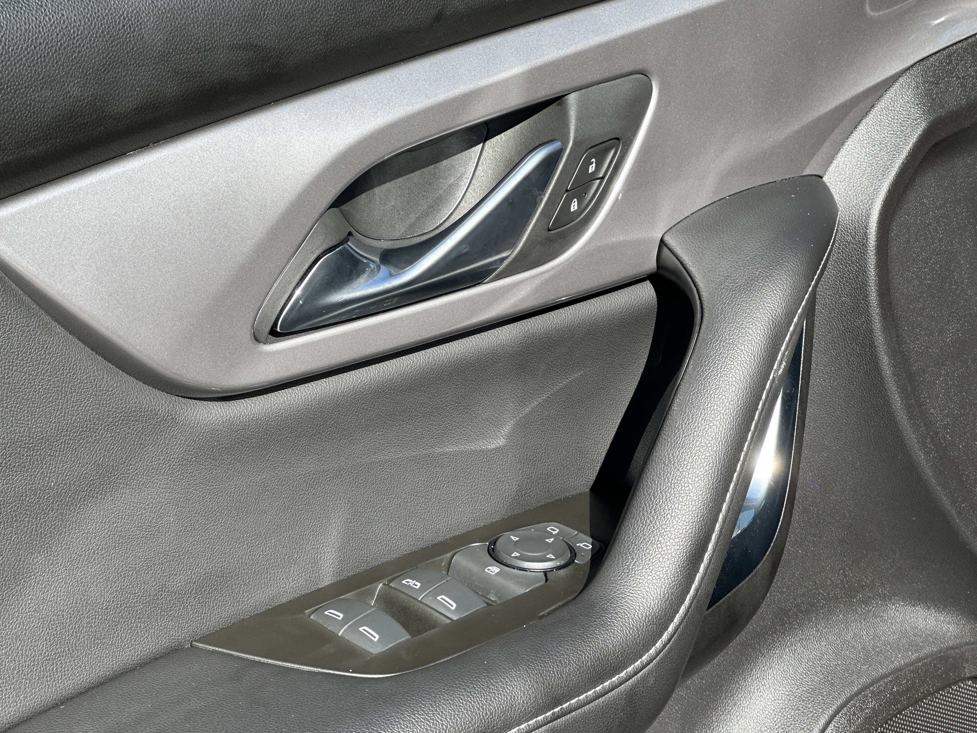 Certified 2024 Chevrolet Blazer LT w/ Convenience Package image 12