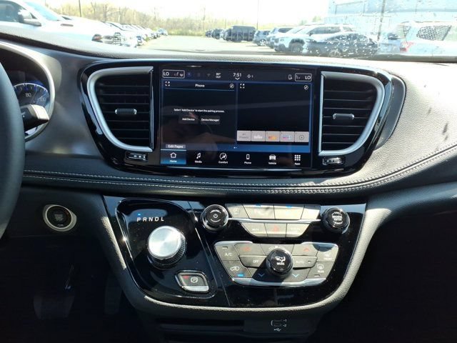 New 2026 Chrysler Pacifica Select AWD/4WD image 7