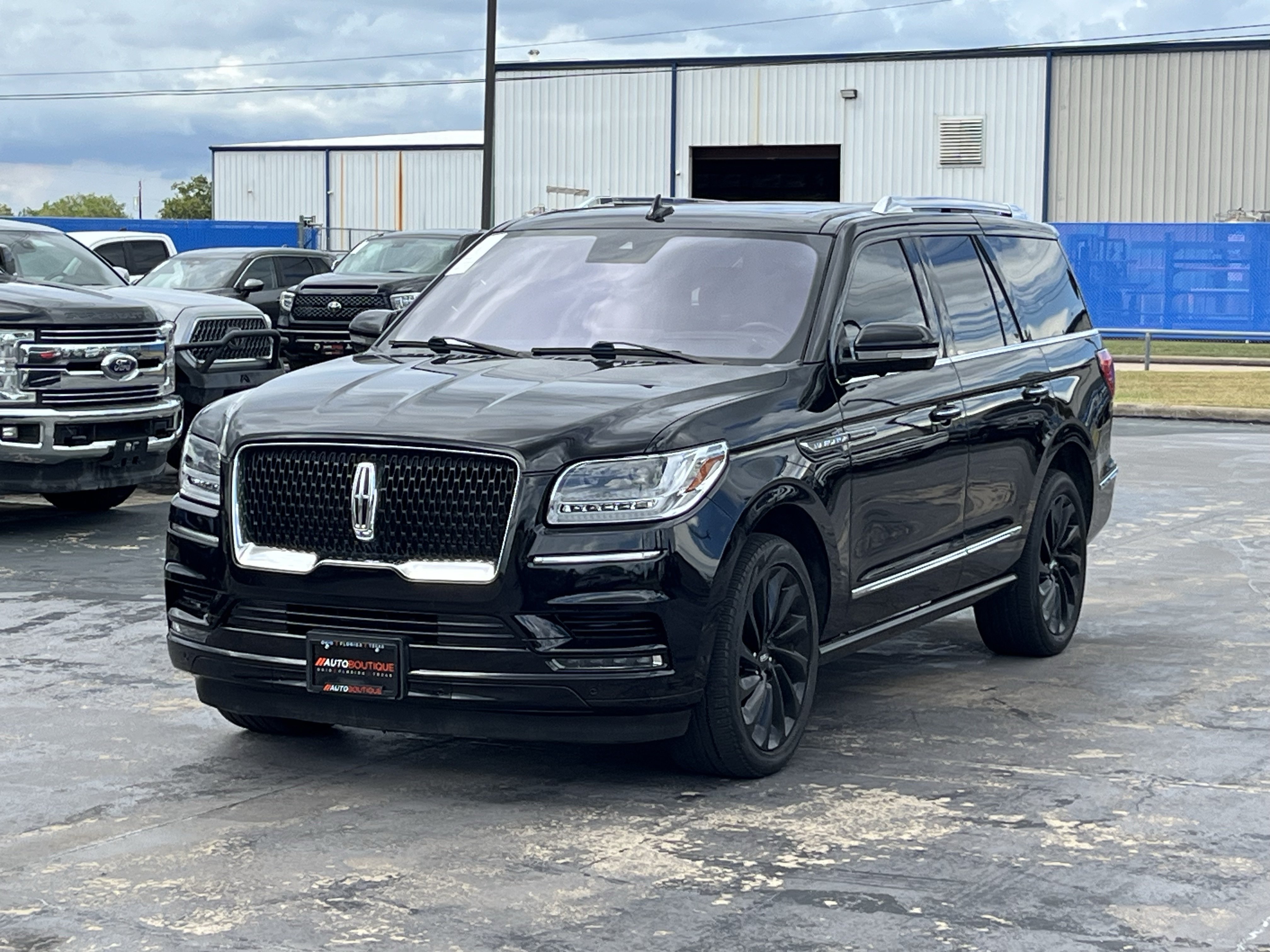 Used 2020 Lincoln Navigator Reserve w/ Equipment Group 208A Reserve RWD image 3