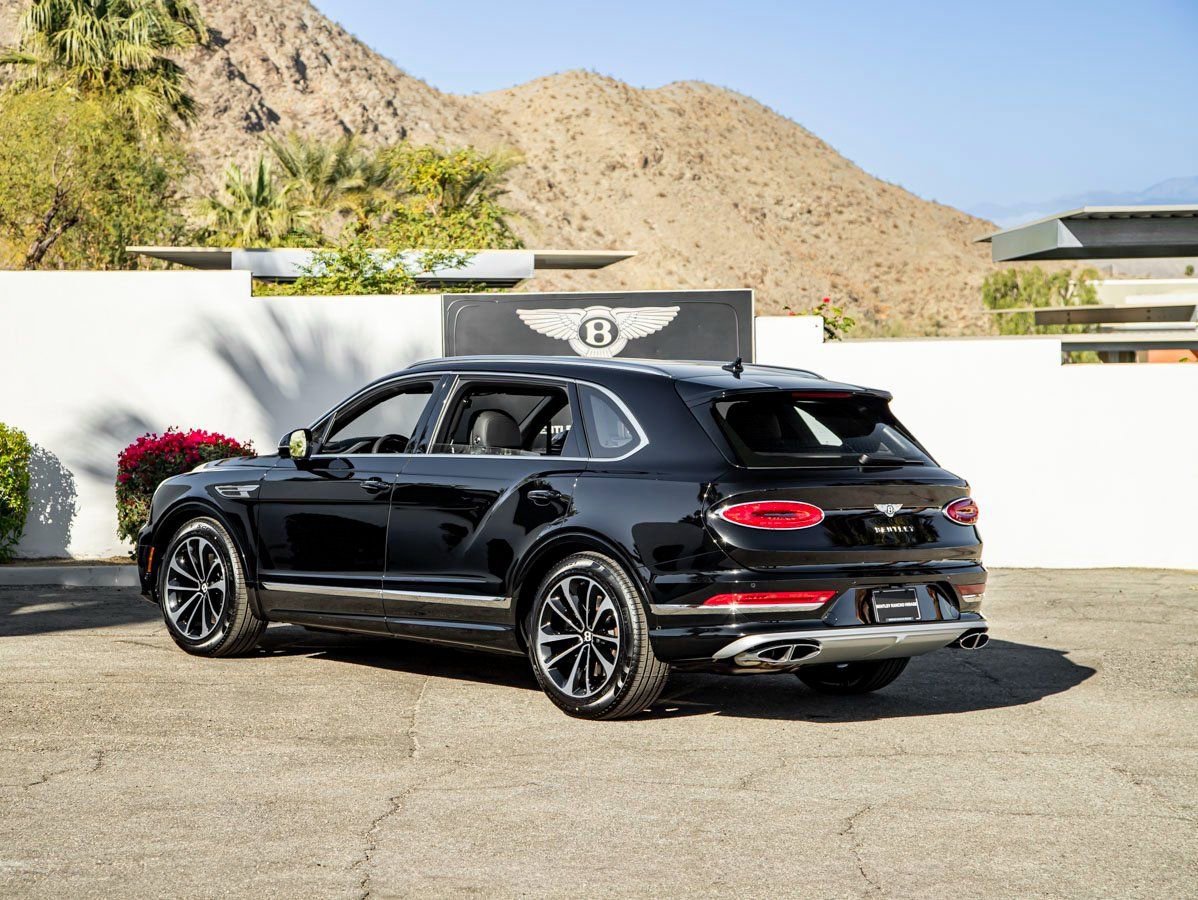 Used 2024 Bentley Bentayga Extended Wheelbase AWD/4WD image 3