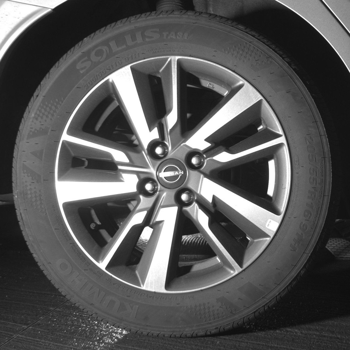 Used 2025 Nissan Versa SV image 15