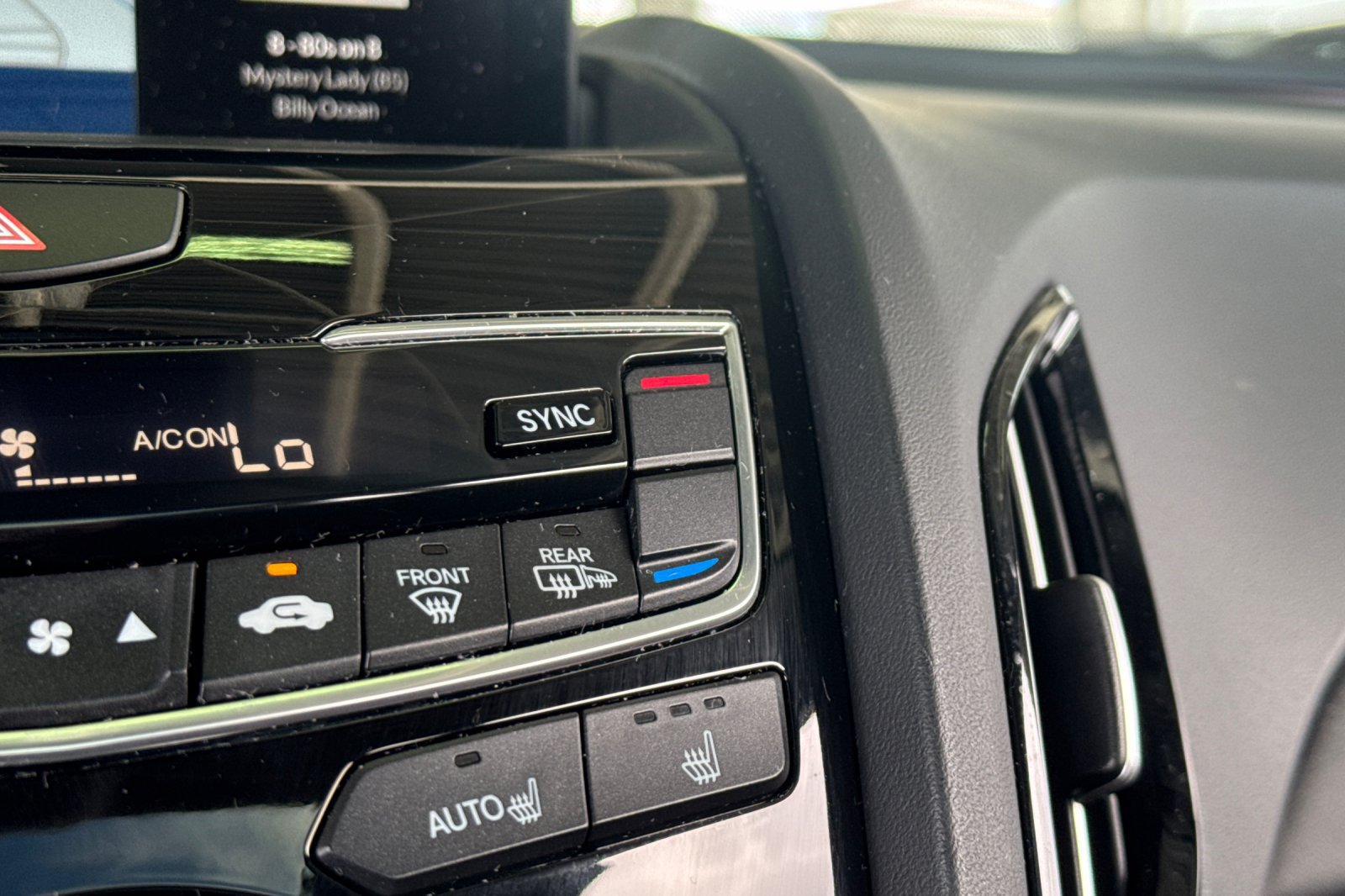 Used 2025 Acura RDX w/ Technology Package AWD/4WD image 30