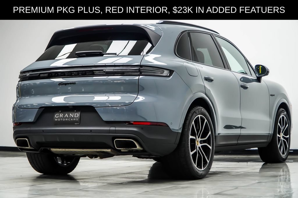 Used 2024 Porsche Cayenne AWD/4WD image 16