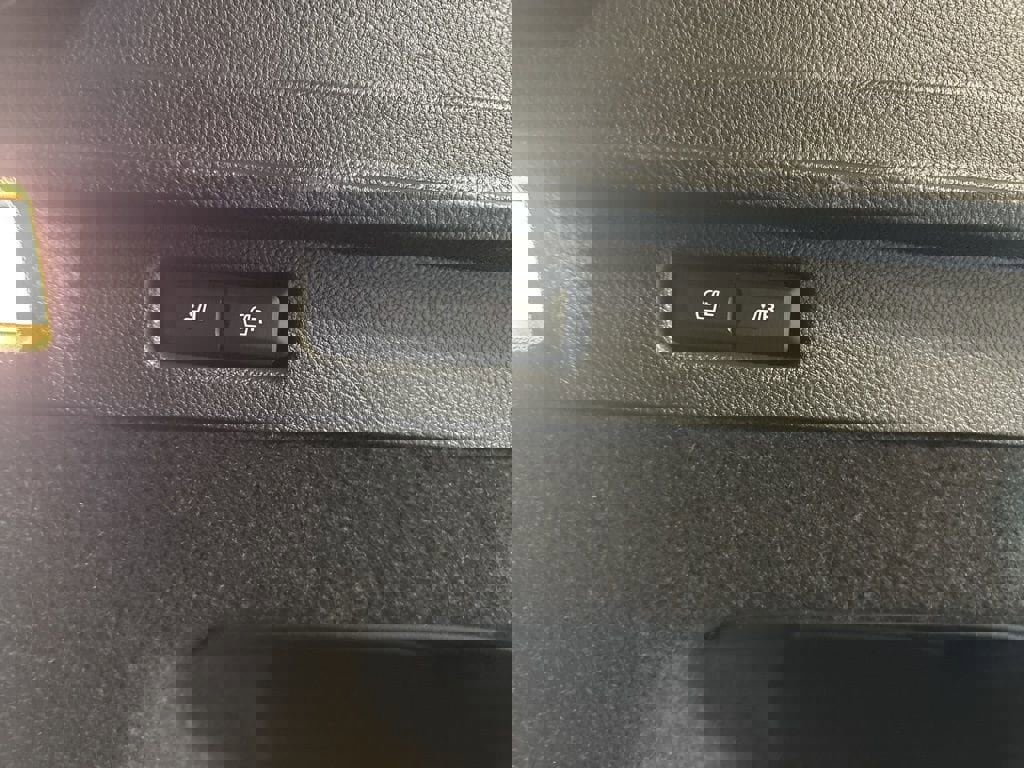 Used 2024 Lincoln Corsair Grand Touring w/ Equipment Group 301A image 9