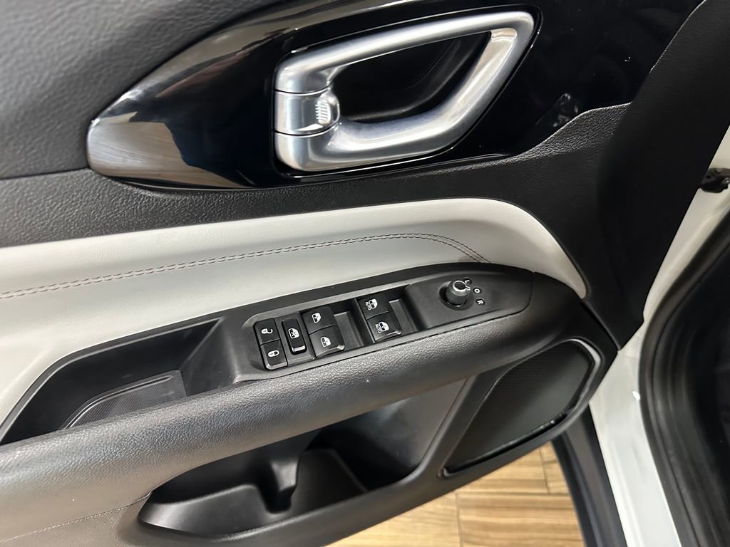 Certified 2024 Jeep Compass Limited AWD/4WD image 11