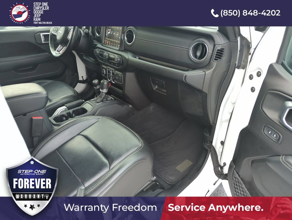Used 2022 Jeep Wrangler Unlimited Sahara AWD/4WD image 31