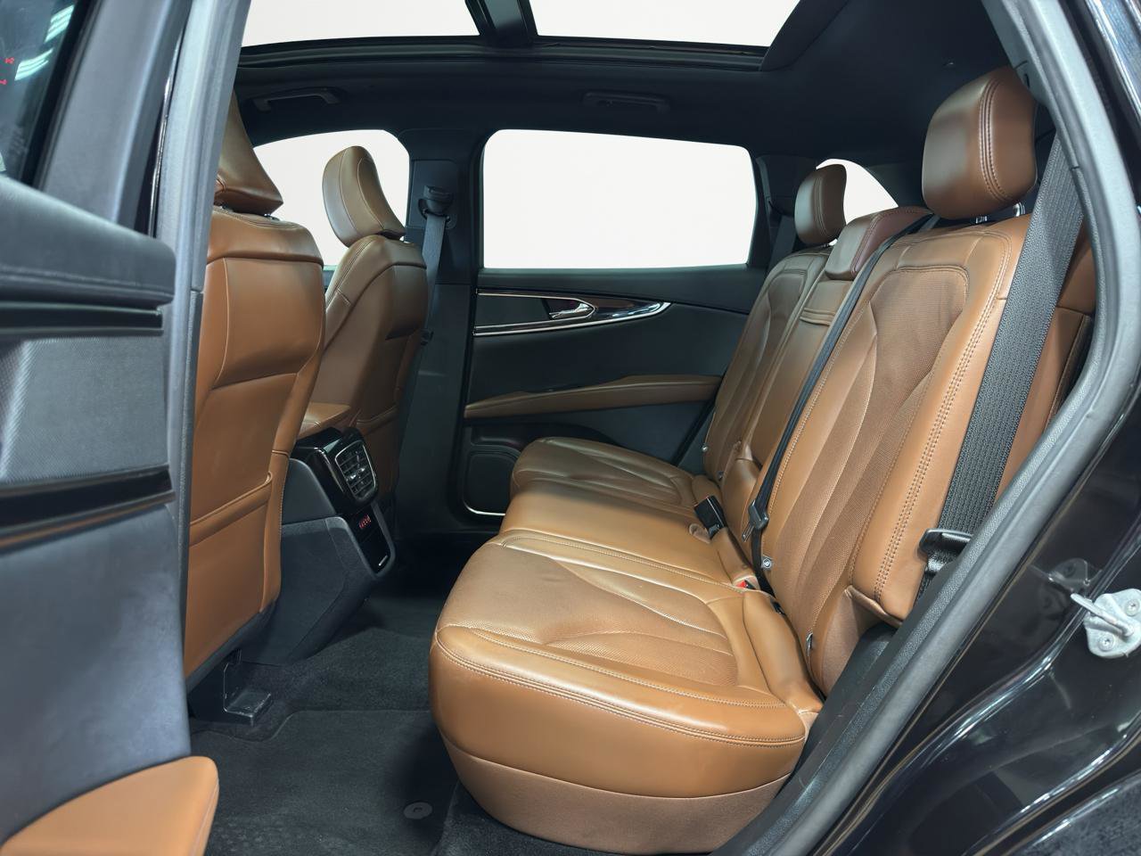 Used 2022 Lincoln Nautilus Reserve AWD/4WD image 25