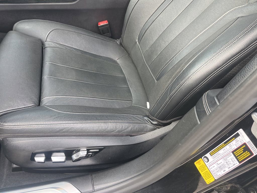 Used 2021 BMW 740i w/ M Sport Package image 7