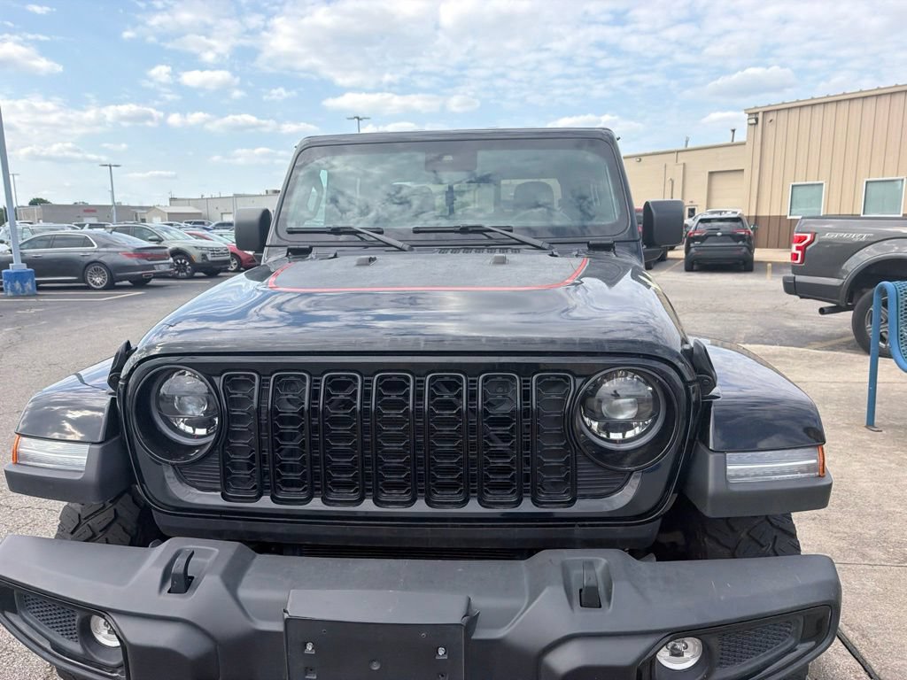 Used 2024 Jeep Gladiator Sport AWD/4WD image 7