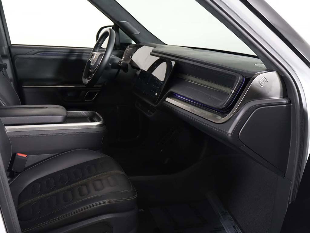 Used 2023 Rivian R1S Adventure image 31