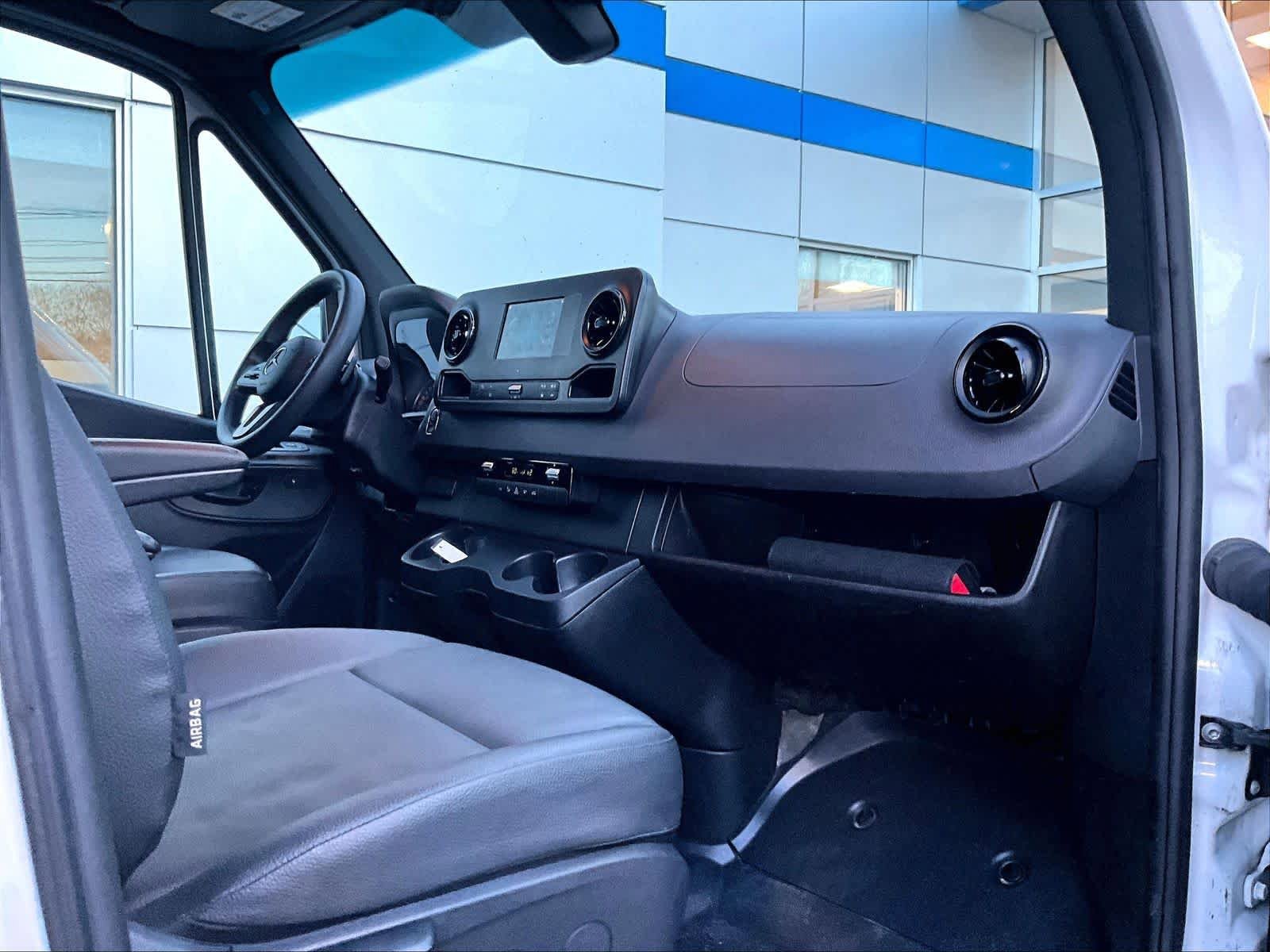 Used 2024 Mercedes-Benz Sprinter 2500 image 14