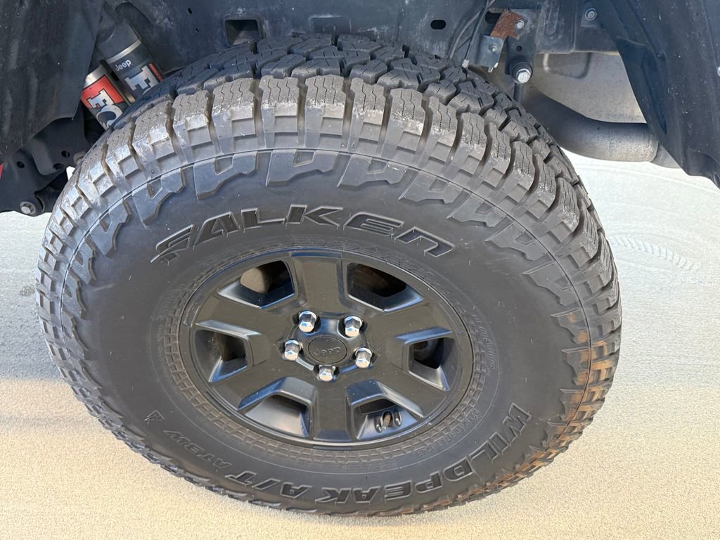 Used 2022 Jeep Gladiator Mojave w/ Cold Weather Group AWD/4WD image 8