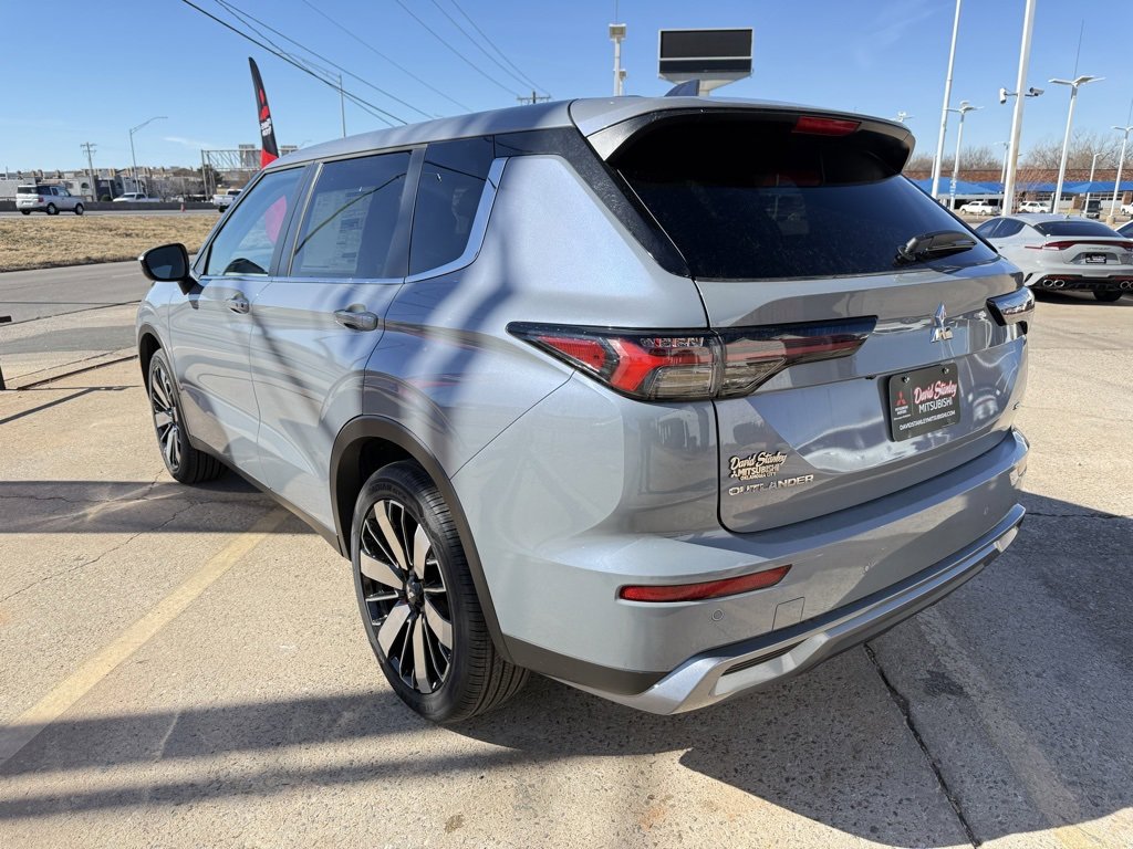 New 2026 Mitsubishi Outlander SE image 5