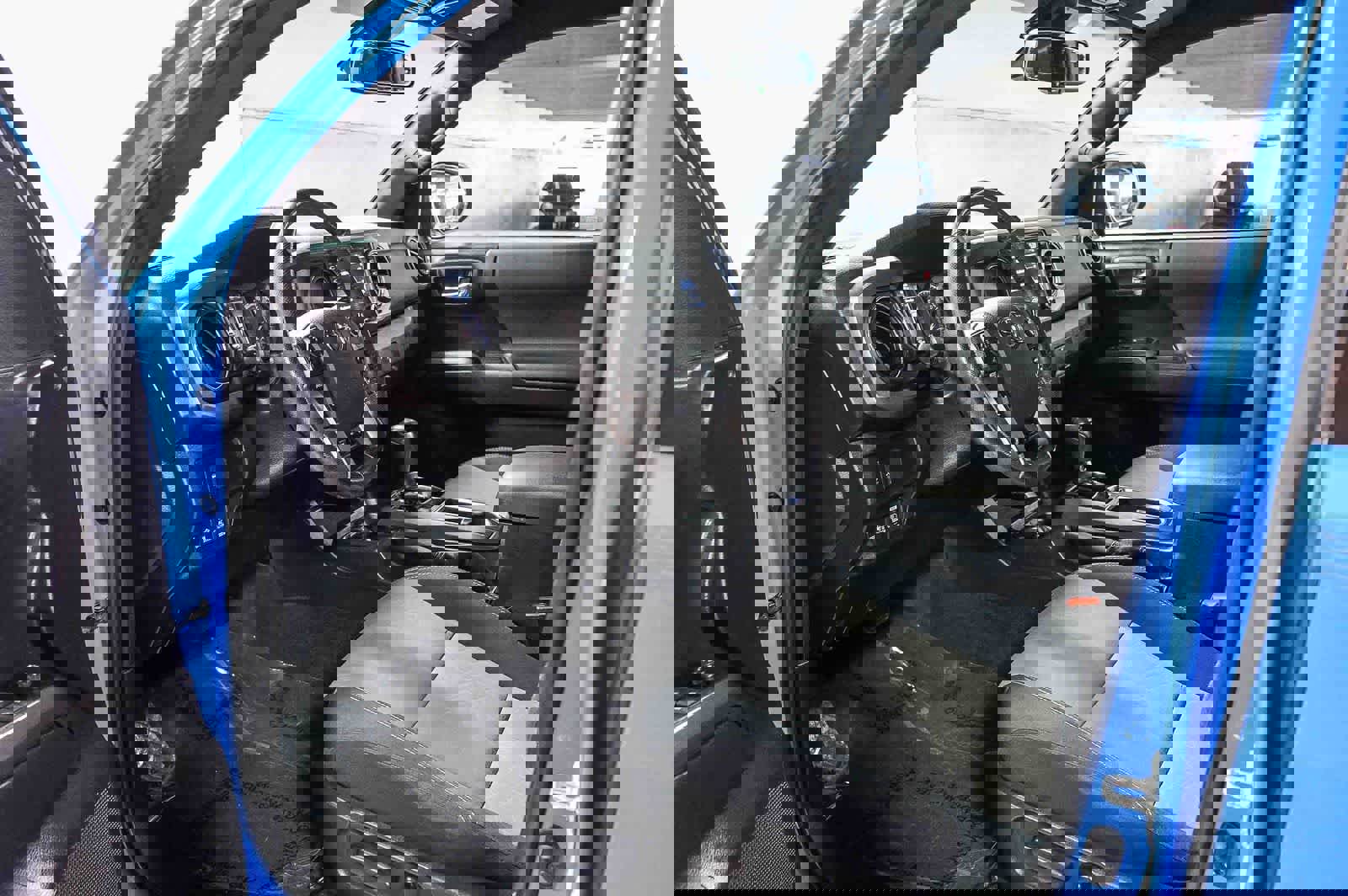 Certified 2020 Toyota Tacoma TRD Off-Road w/ Technology Package AWD/4WD image 18