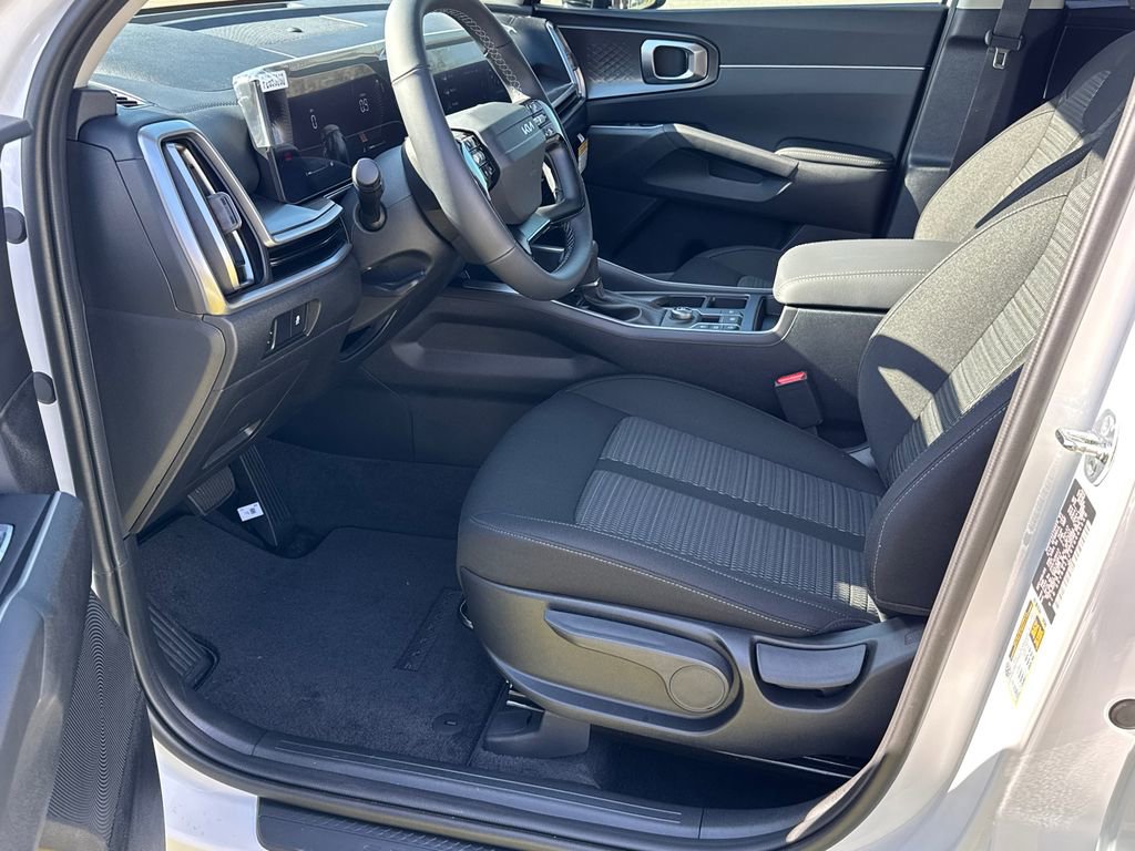 New 2026 Kia Sorento LX image 9