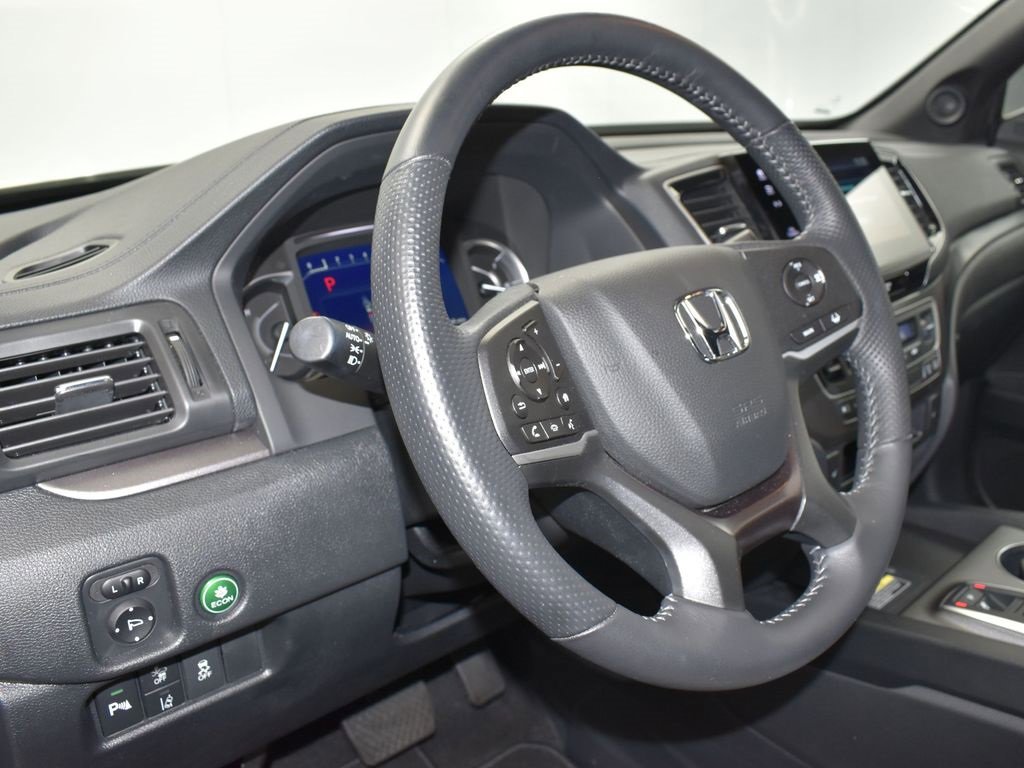 Used 2025 Honda Passport EX-L image 12