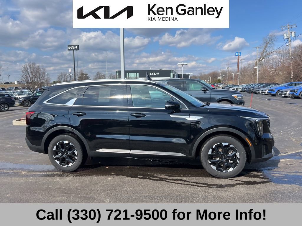 Certified 2025 Kia Sorento S w/ Panoramic Sunroof Package image 8