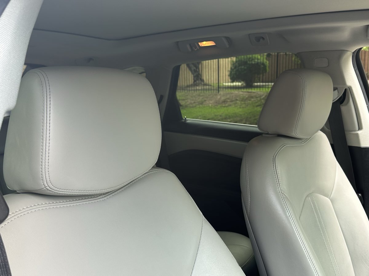 Used 2016 Cadillac SRX Luxury w/ Driver Awareness Package FWD image 11