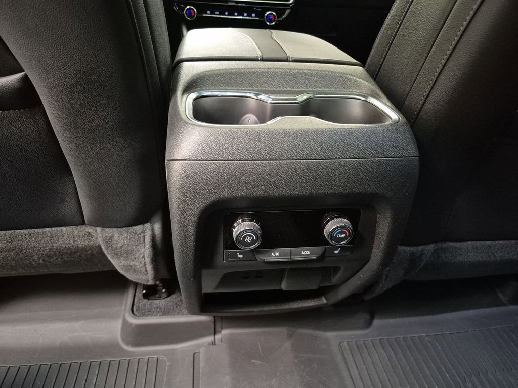 Used 2024 Chevrolet Traverse RS image 22