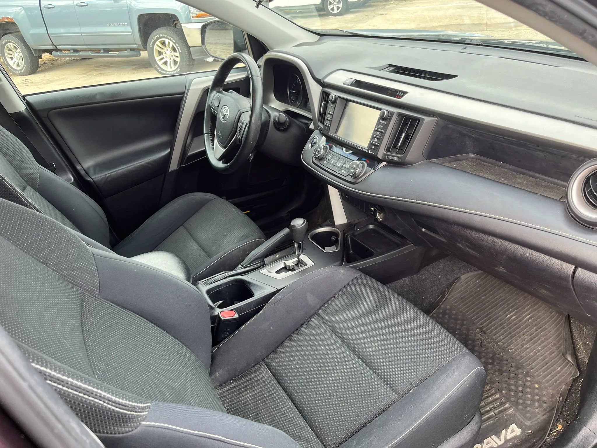 Used 2017 Toyota RAV4 XLE image 20