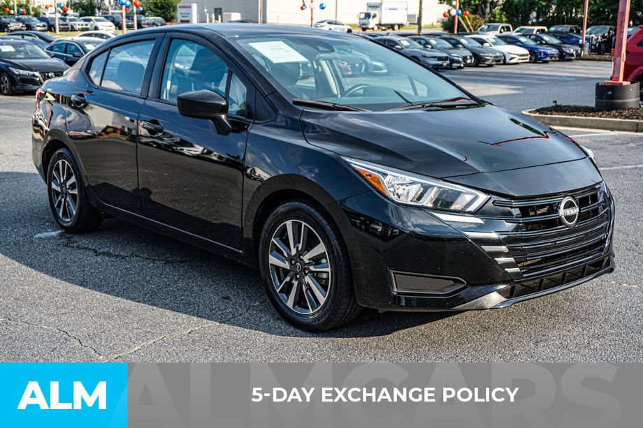 Used 2024 Nissan Versa SV FWD image 3