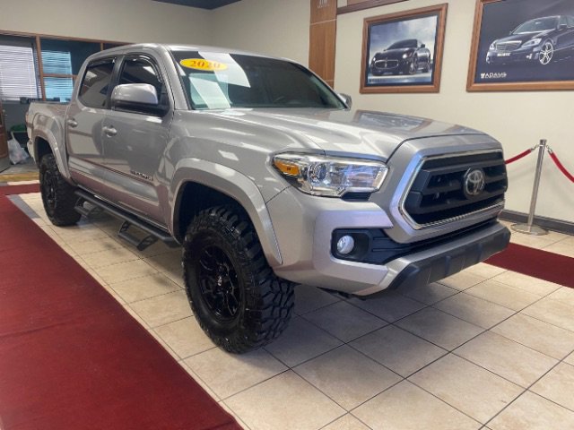 Used 2020 Toyota Tacoma SR5 RWD image 7