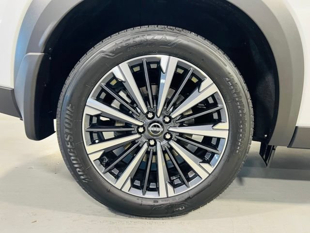 New 2026 Nissan Pathfinder Platinum FWD image 14