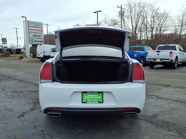 Used 2019 Chrysler 300 S image 10