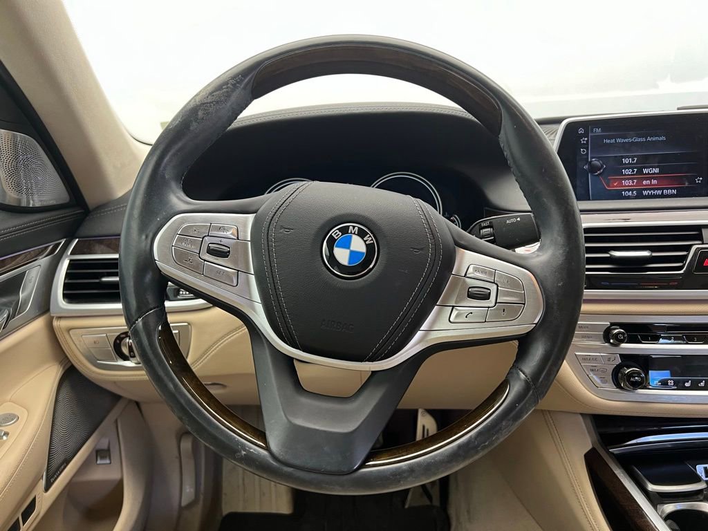 Used 2017 BMW 750i image 17