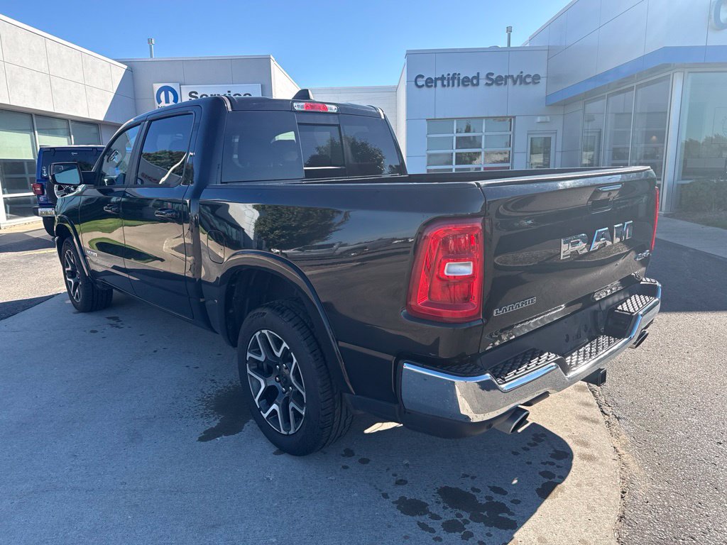 Used 2025 RAM 1500 Laramie AWD/4WD image 7