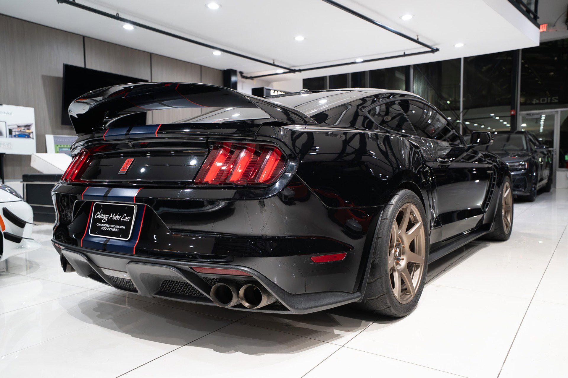 Used 2019 Ford Mustang Shelby GT350R w/ GT350R Equipment Group 920A RWD image 33