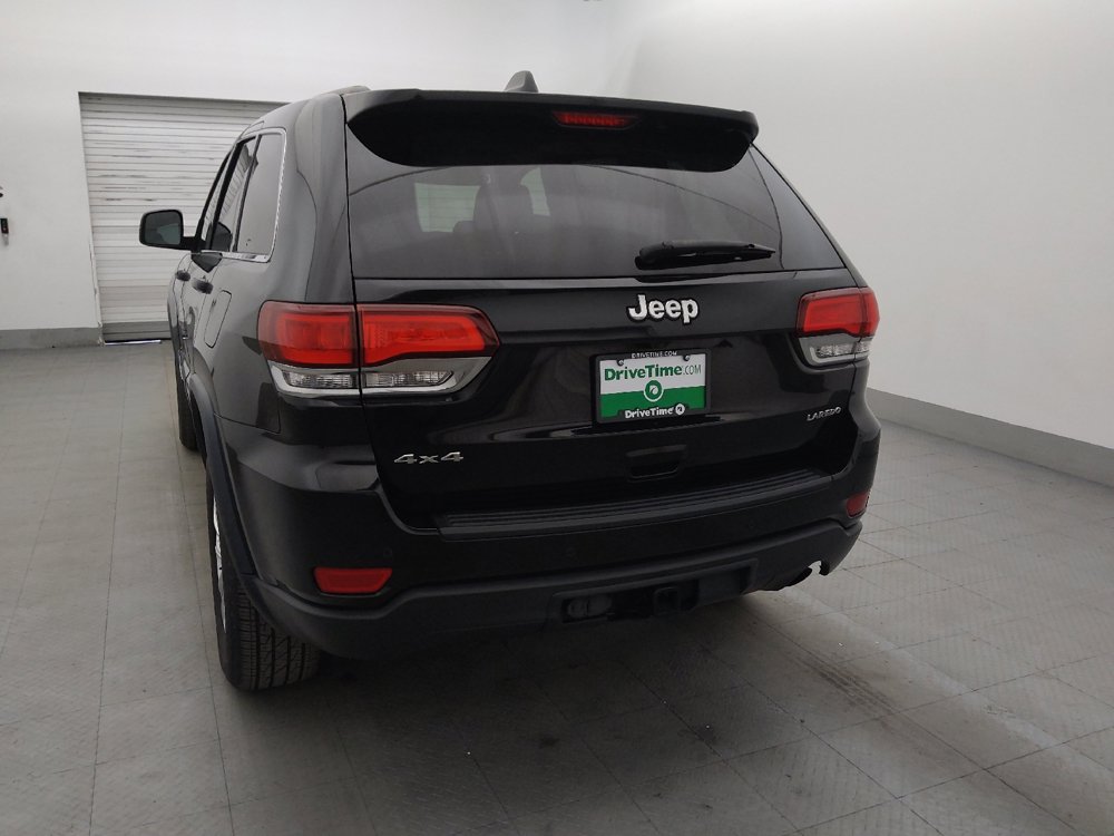 Used 2022 Jeep Grand Cherokee Laredo E AWD/4WD image 5