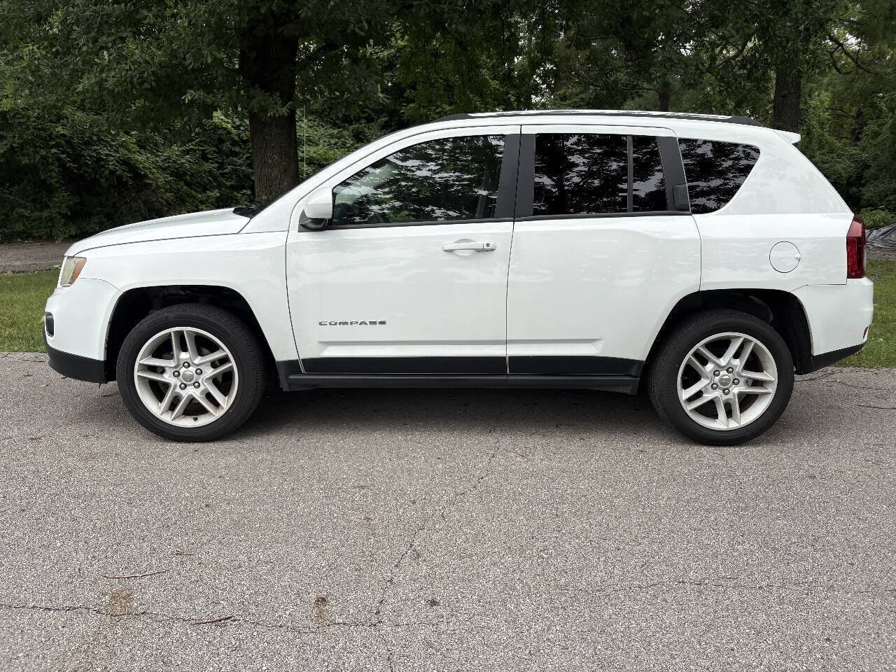 Used 2014 Jeep Compass Limited AWD/4WD image 6