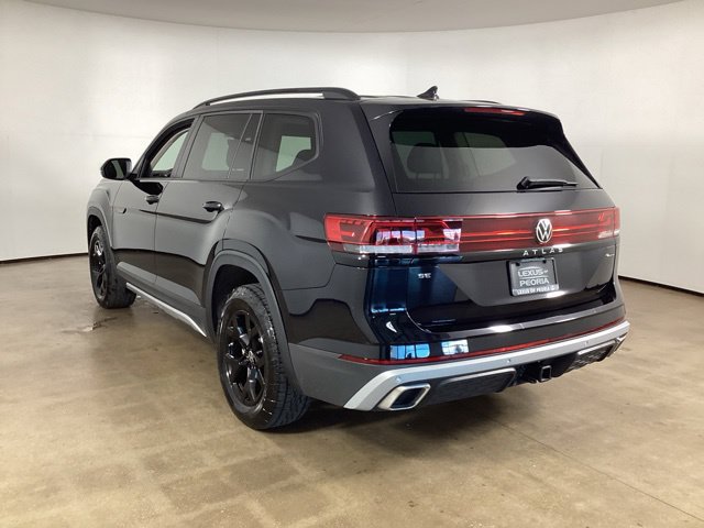Used 2025 Volkswagen Atlas Peak Edition SE AWD/4WD image 7